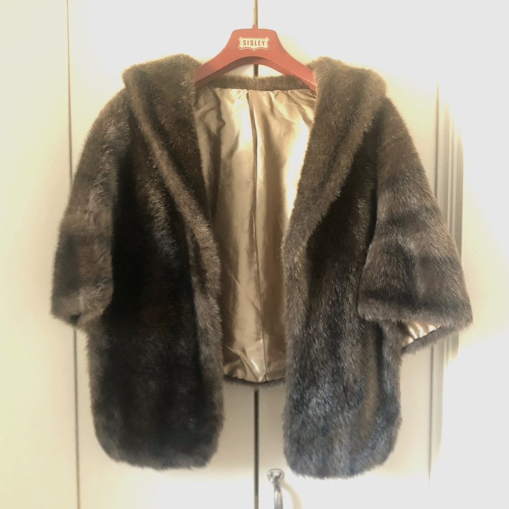 Vintage faux fur shawl by Regina Glenara by Glenoit. Shoulder wrap faux fur